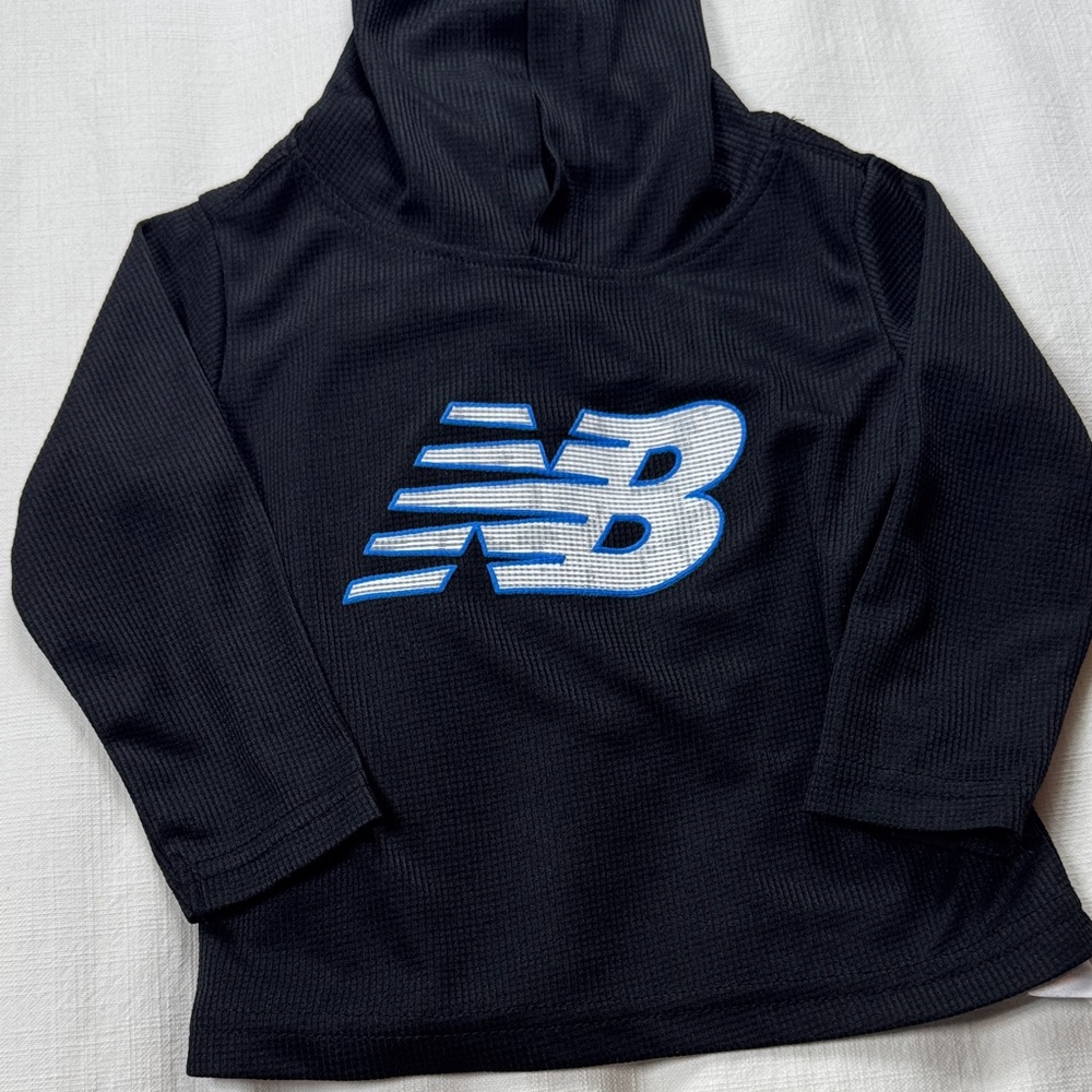 New Balance Kids Navy Hoodie with Blue Logo Bundel 12 months